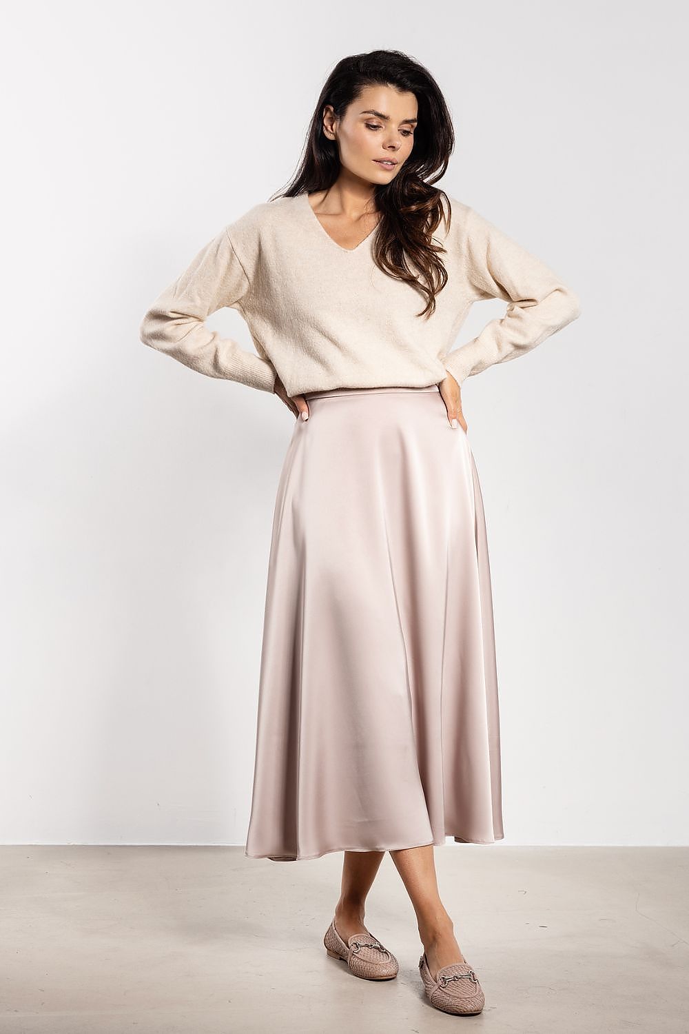 Satin midi skirt “awama”
