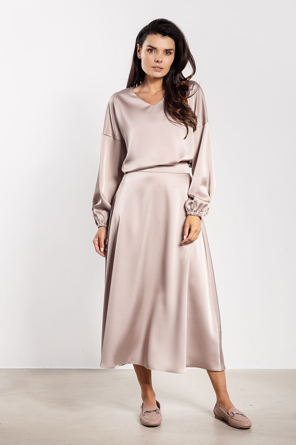 Satin midi skirt “awama”