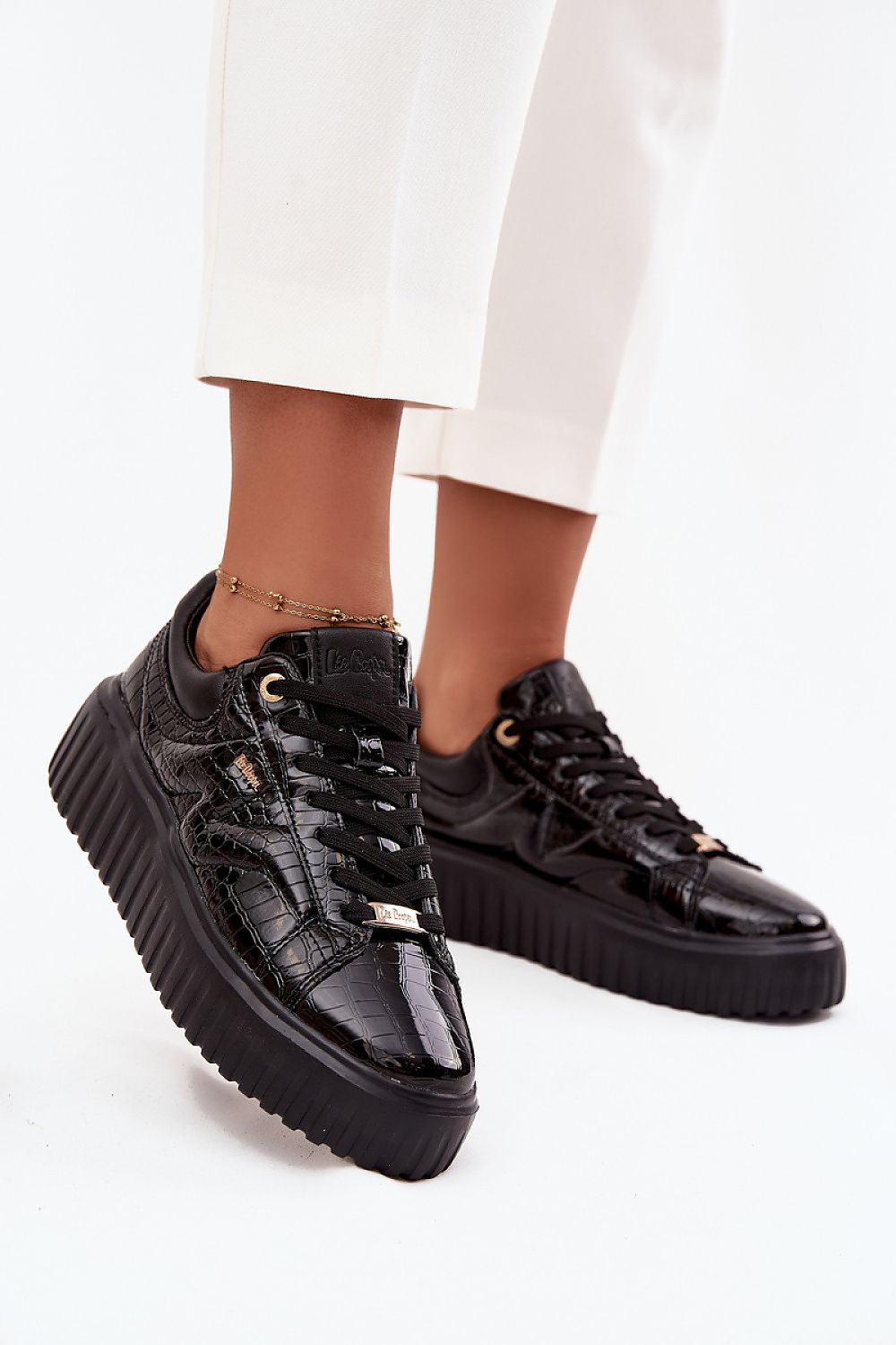 Moteriški sportbačiai iš “Lee Cooper”