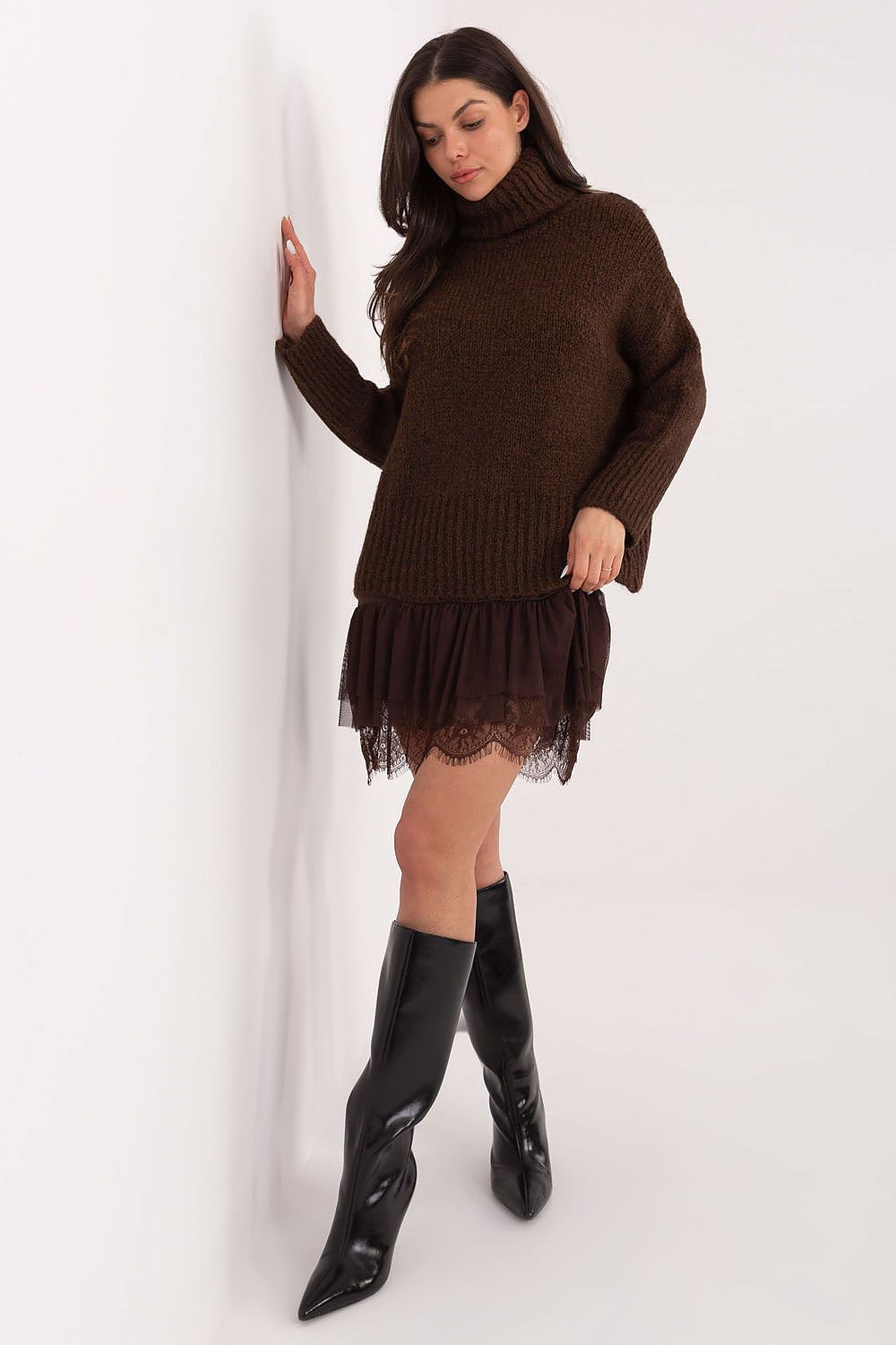 Moteriškas golfas su aukšta apykakle