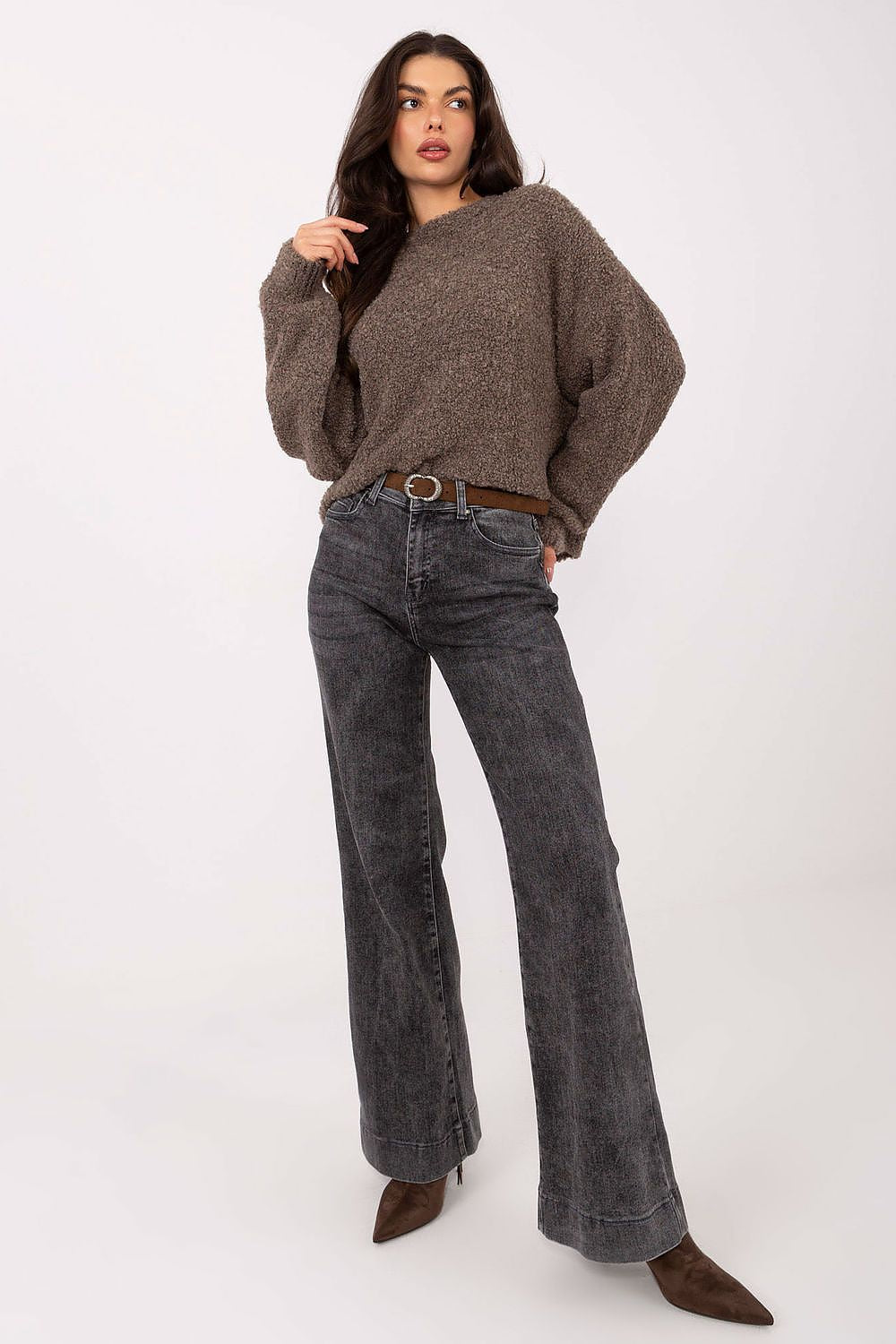 Laisvalaikio stiliaus megztinis