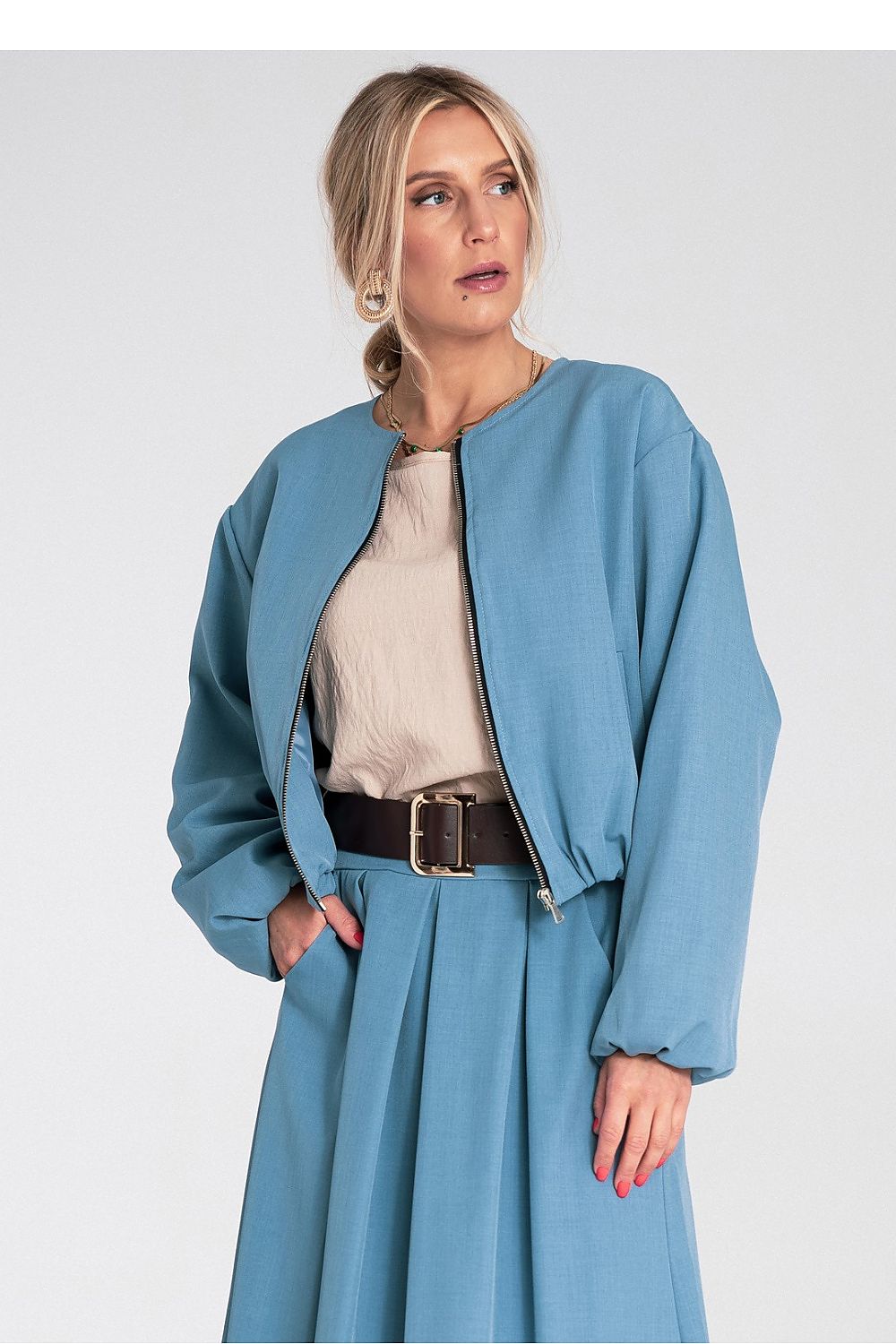 Moteriškas laisvo stiliaus švarkas