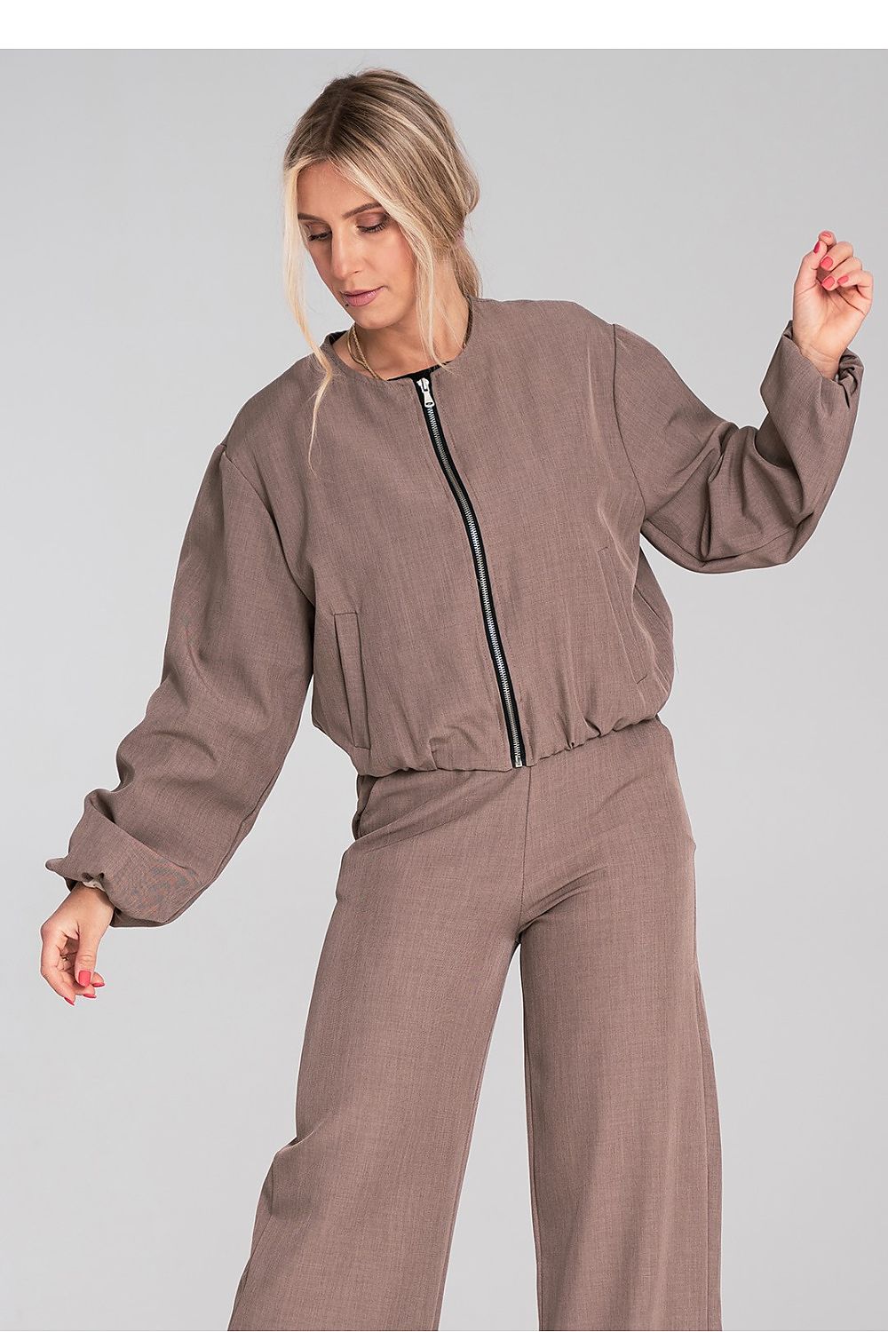 Moteriškas laisvo stiliaus švarkas