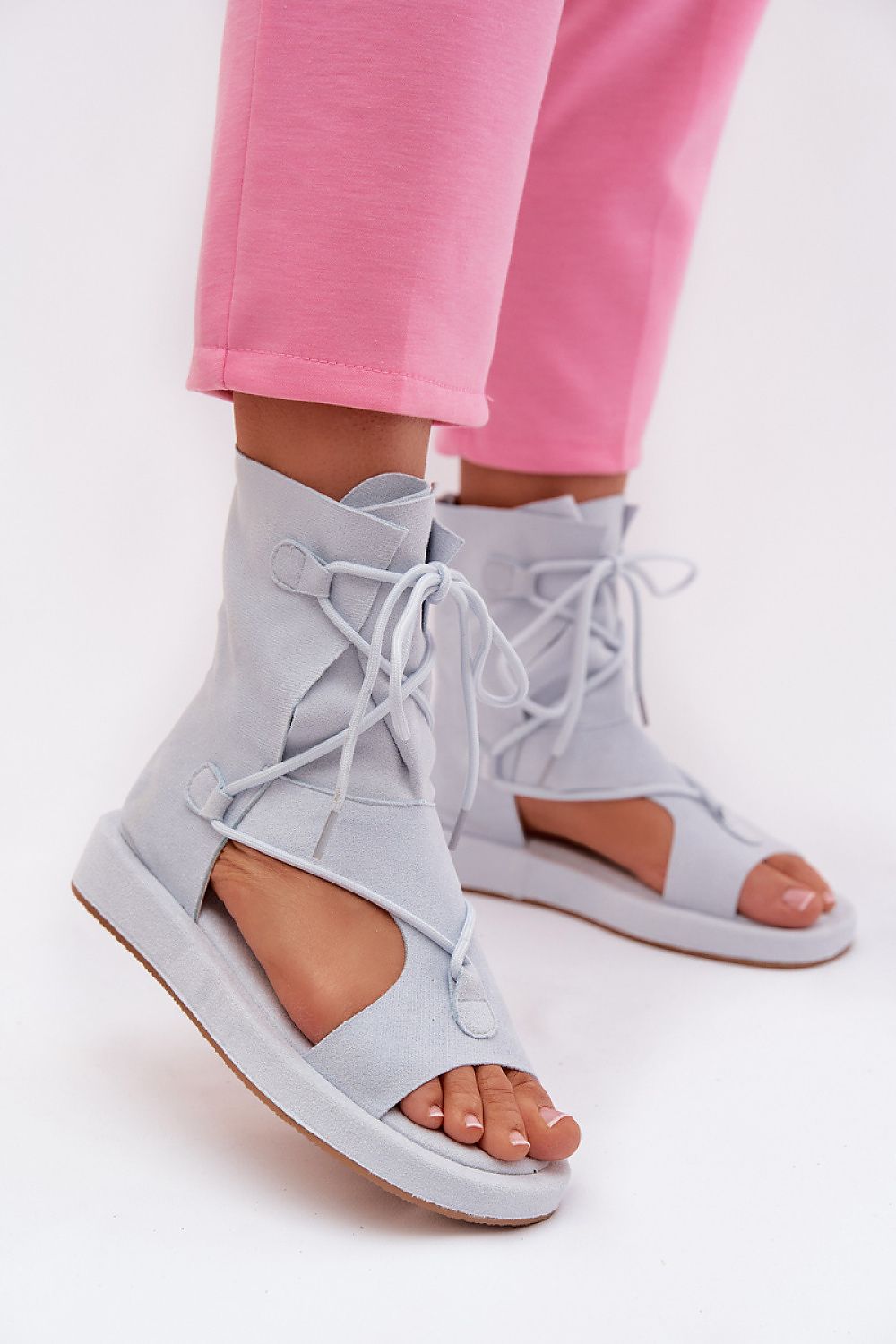 Moteriškos basutės su dirželiais - vasaros batai