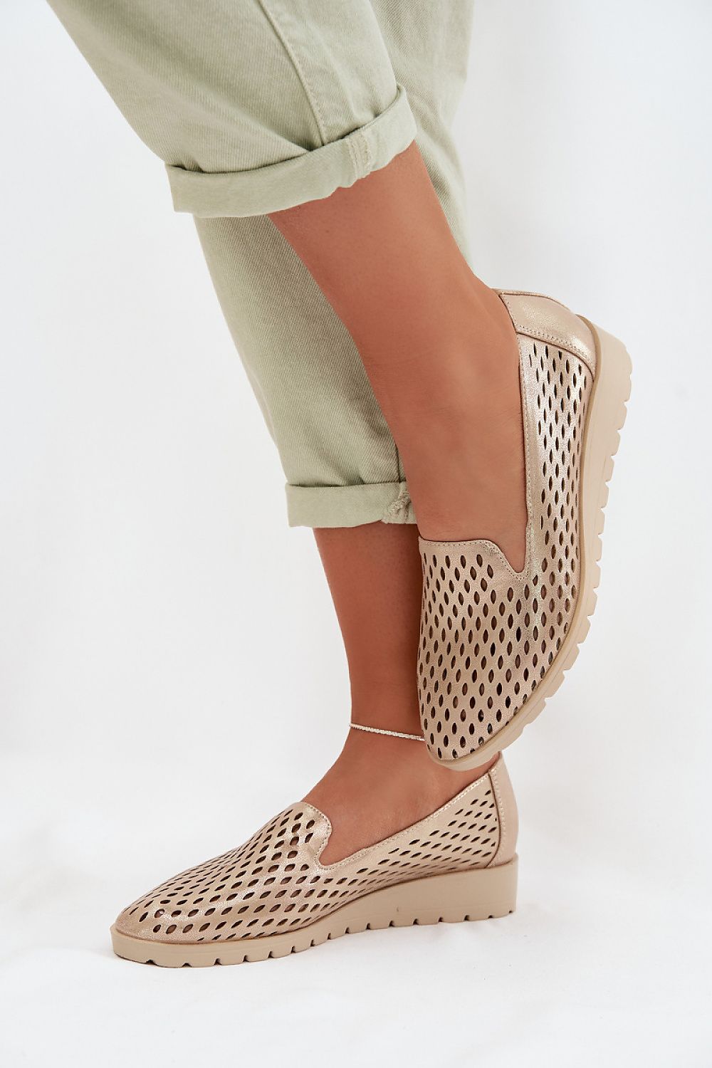 Moteriški vasariniai batai su žemu kulnu