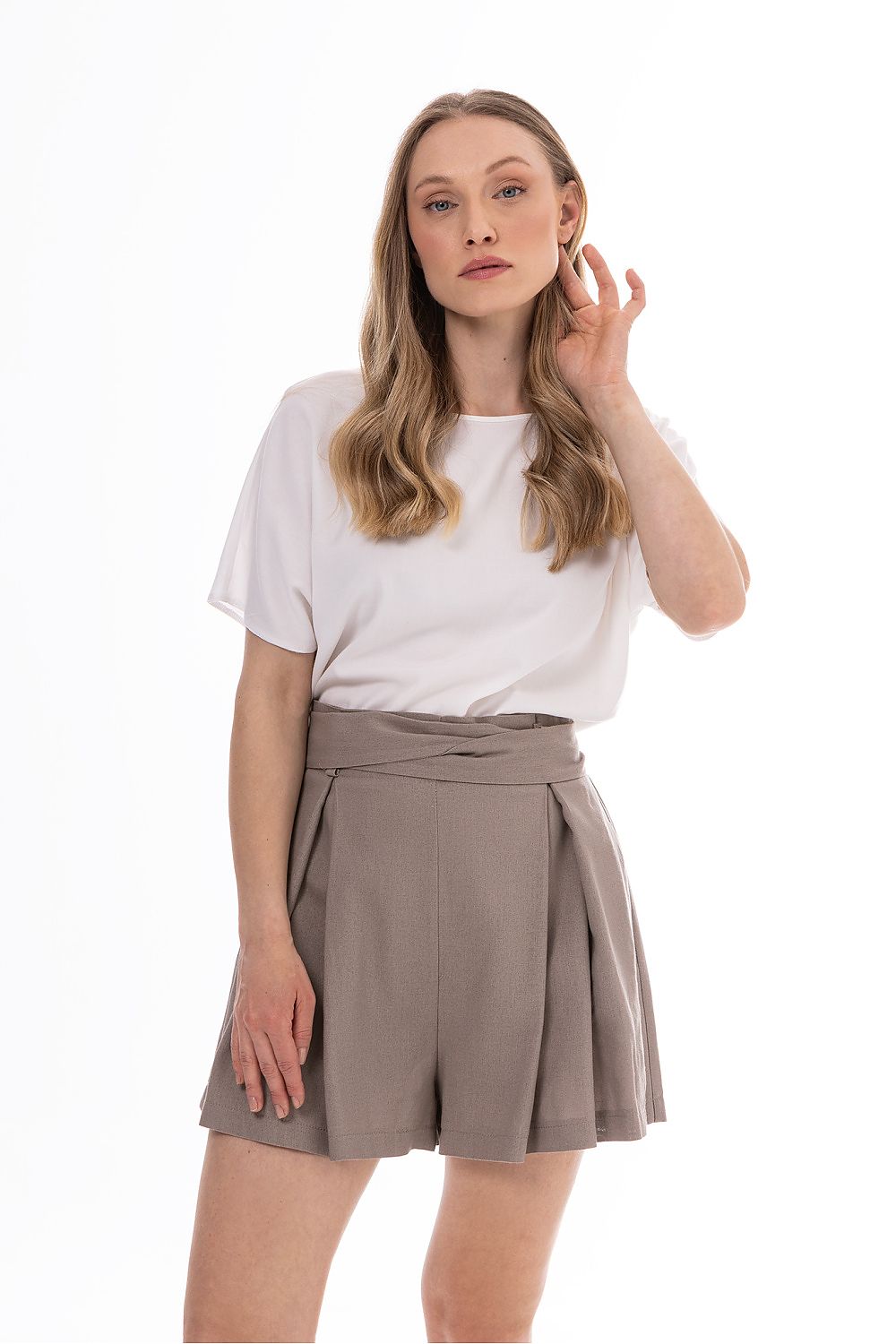 Moteriški lininiai šortai