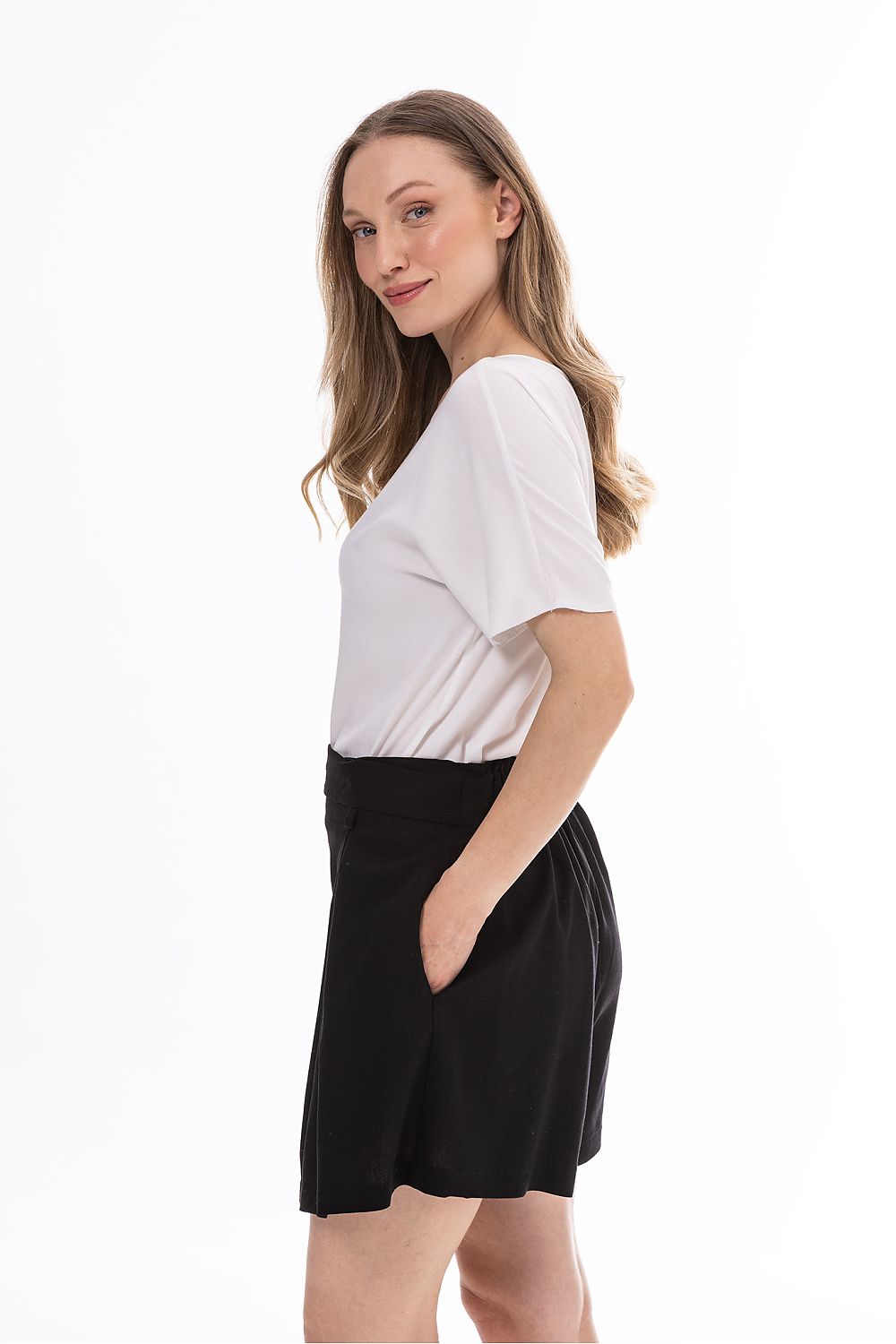 Moteriški lininiai šortai