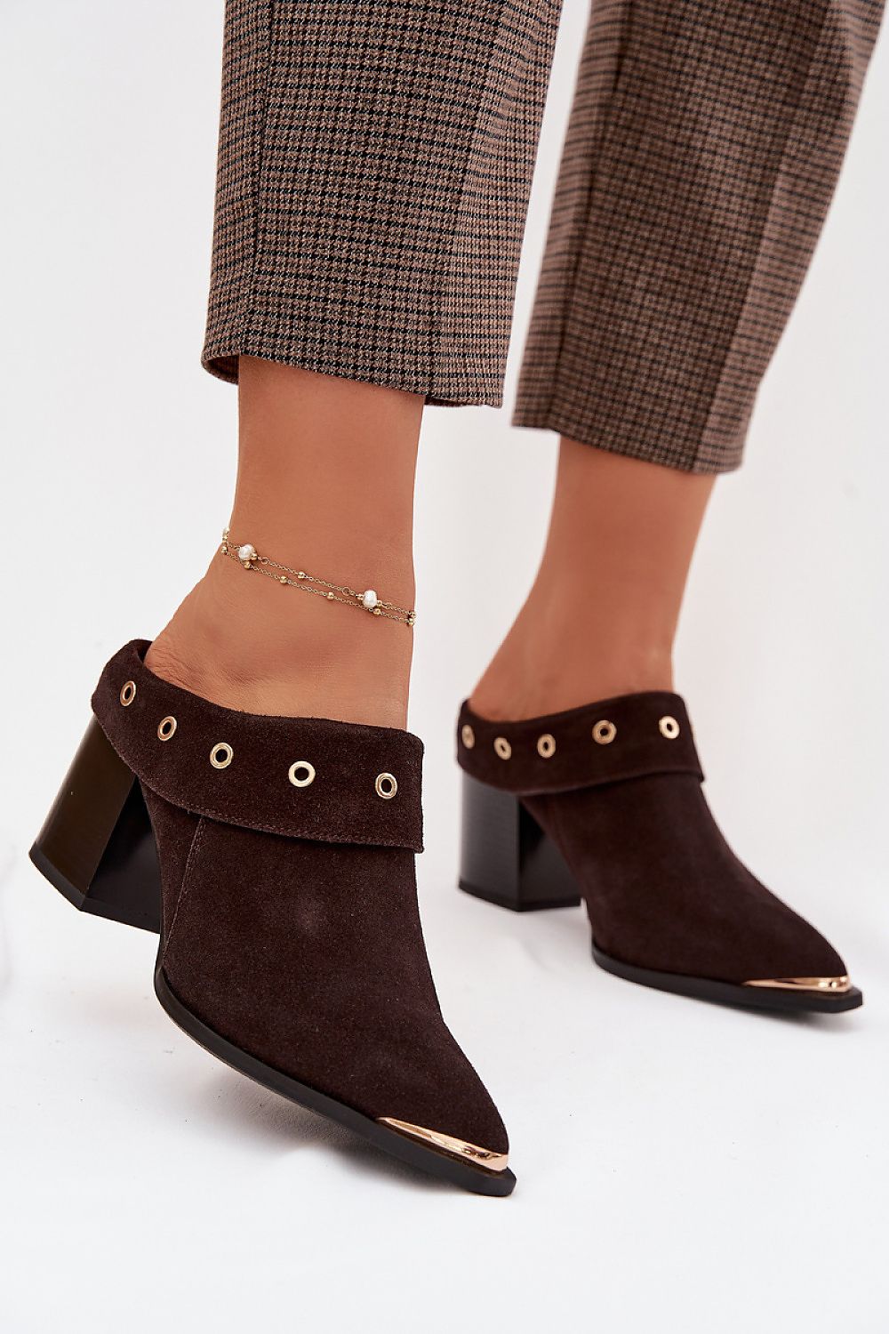 Rudos zomšos batai vakarietiško stiliaus