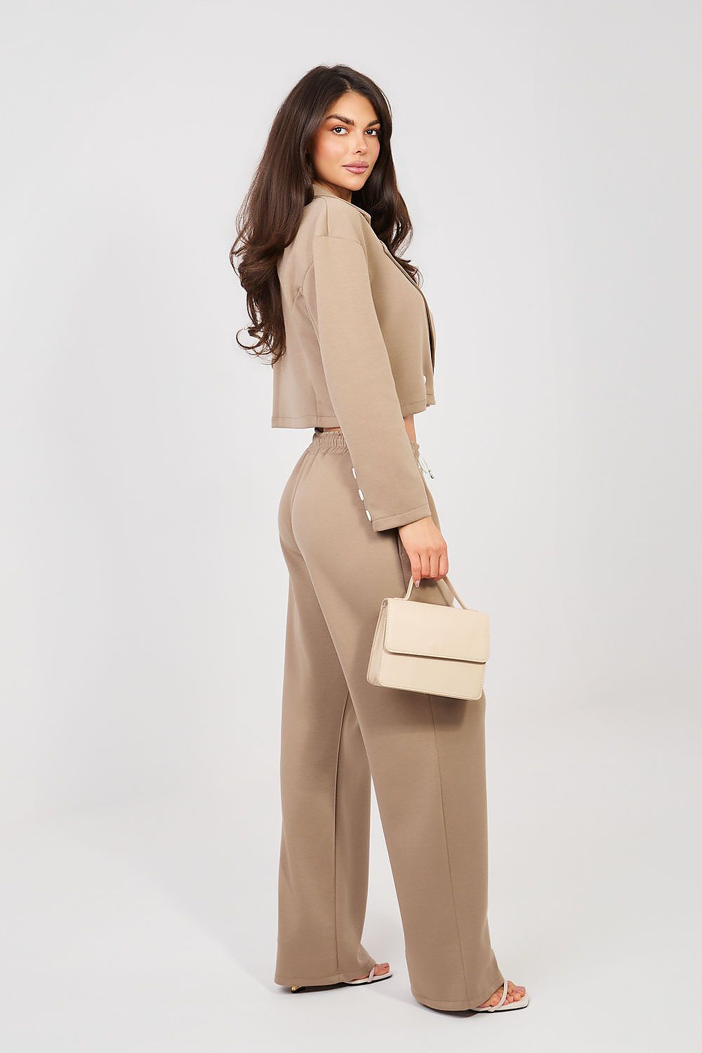 Moteriškas komplektas švarkas ir kelnės