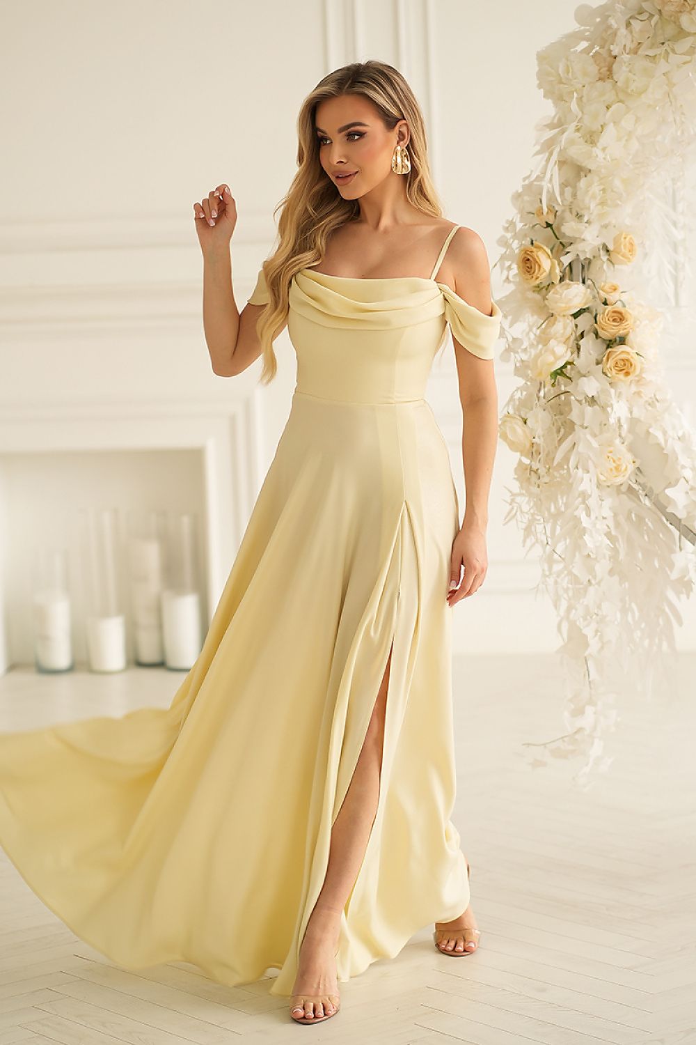 Ilga geltona suknelė – elegantiška vakarinė suknelė