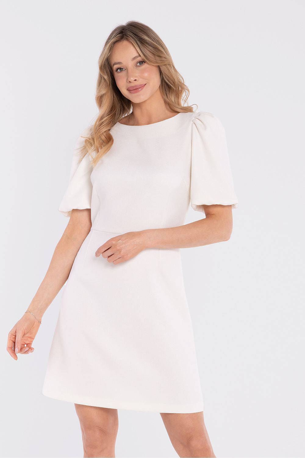 Elegantiška smėlio spalvos dieninė suknelė