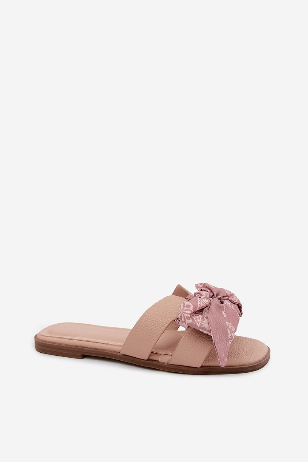 Women's beige slippers