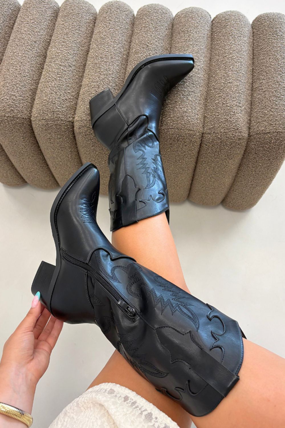  Batai su kulnu model 230961 Step in style 