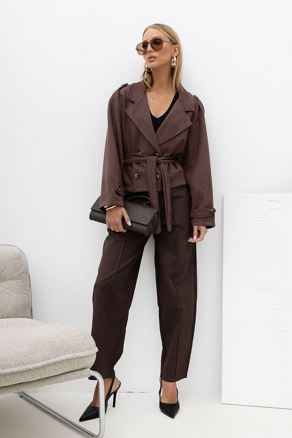 Short brown velvet jacket with a tie belt