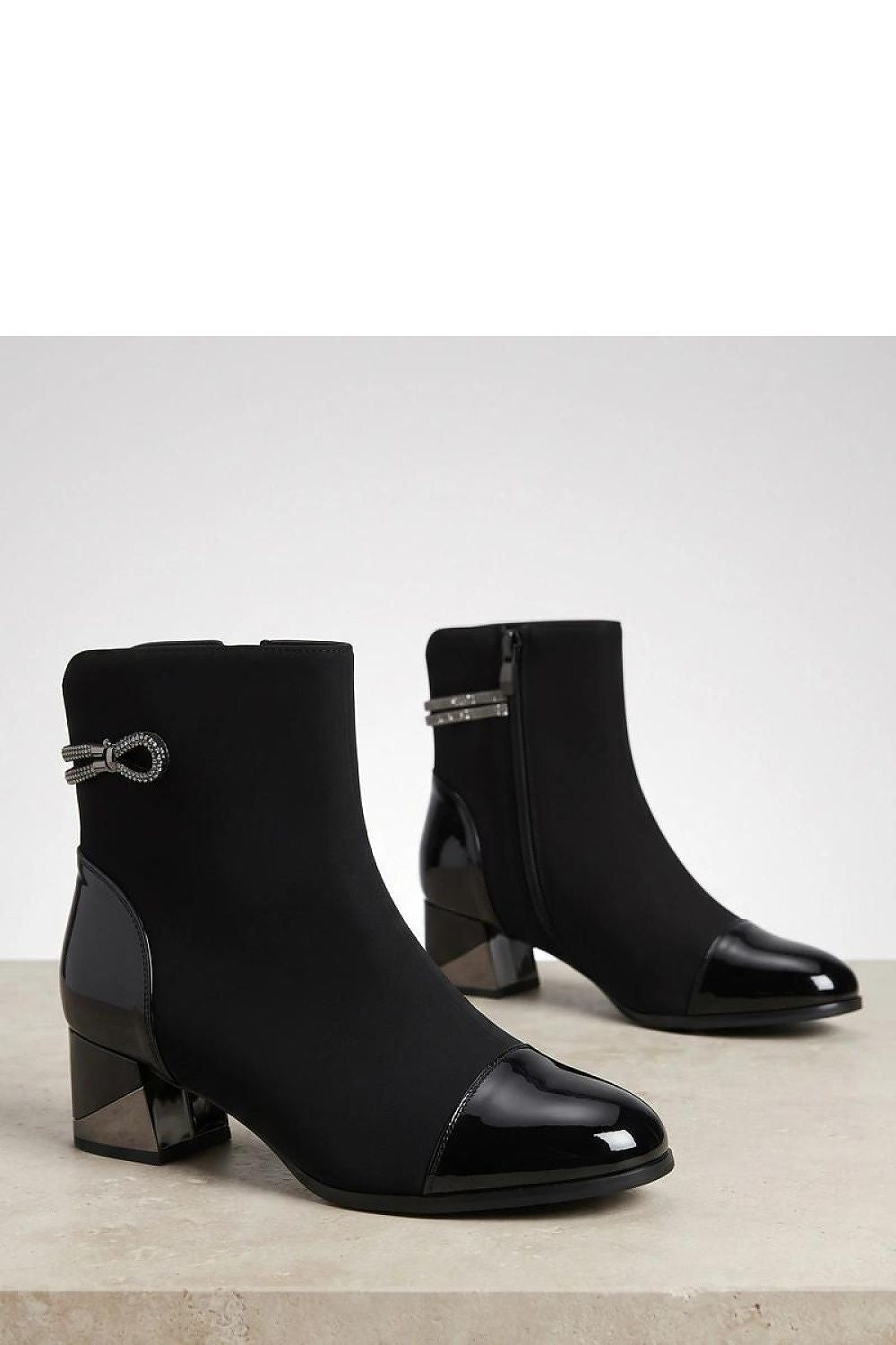  Batai su kulnu model 232684 Solea 